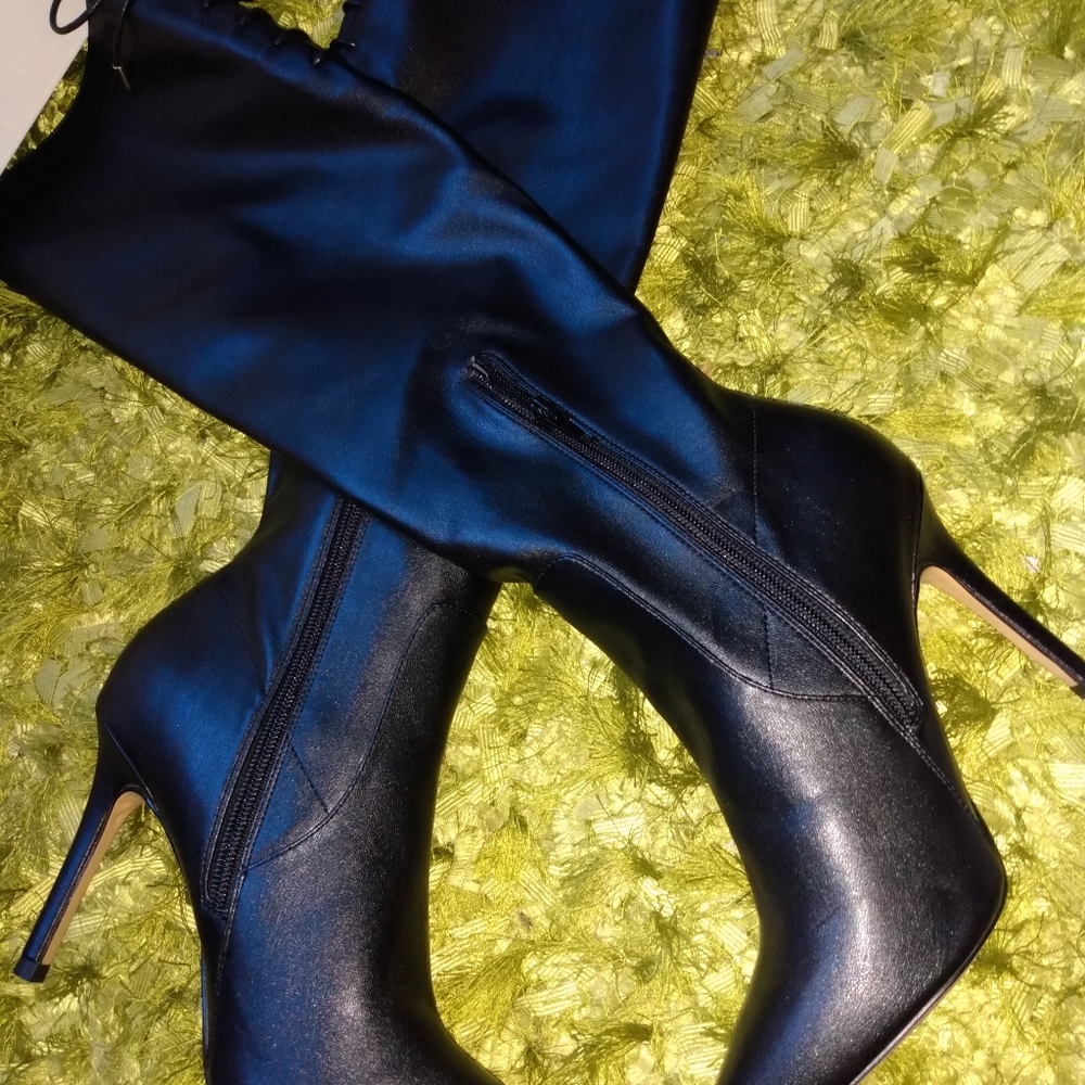 Women's leather boots